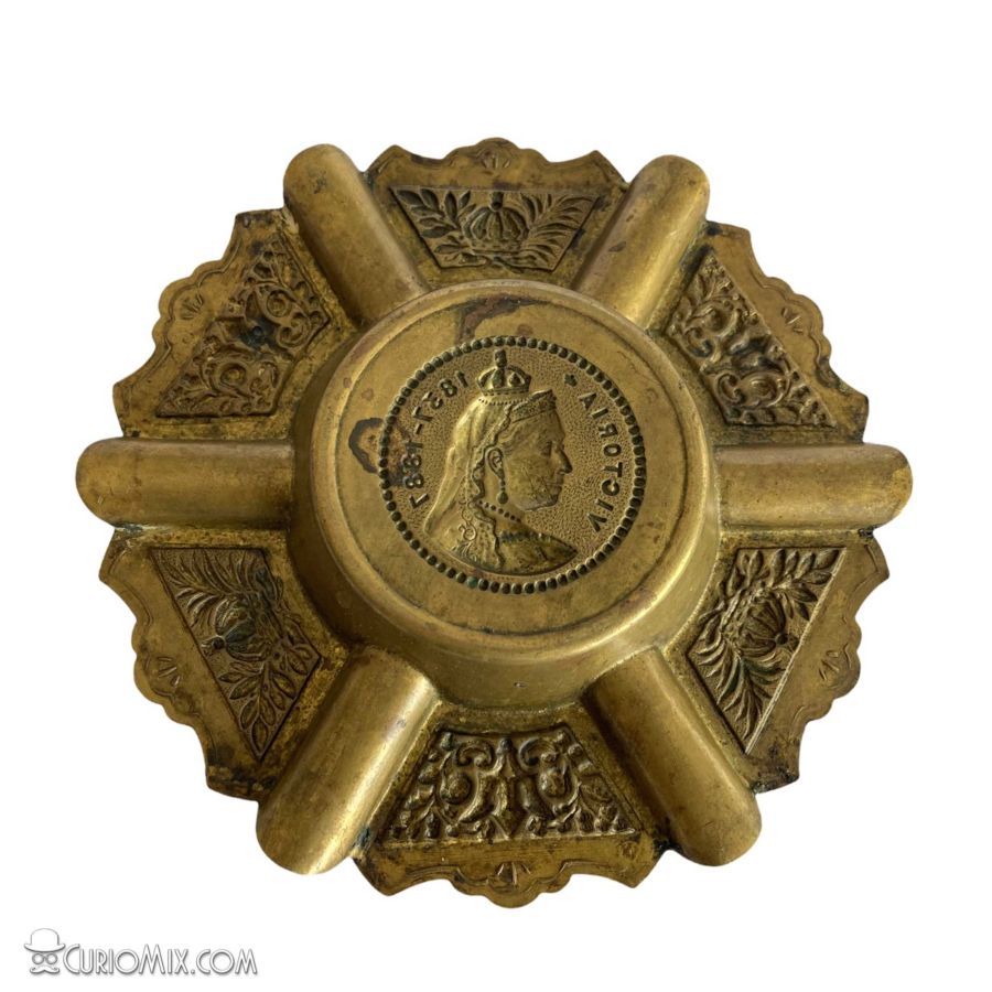 Queen Victoria Ashtray - Image 2