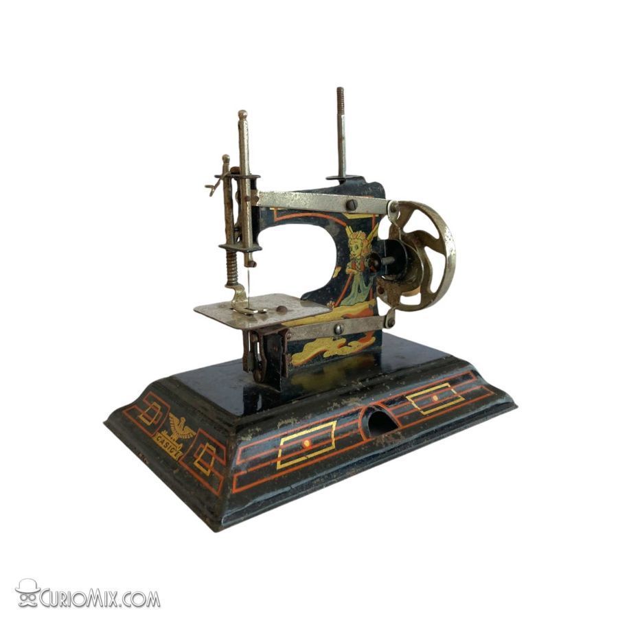 Toy Sewing Machine - Image 3