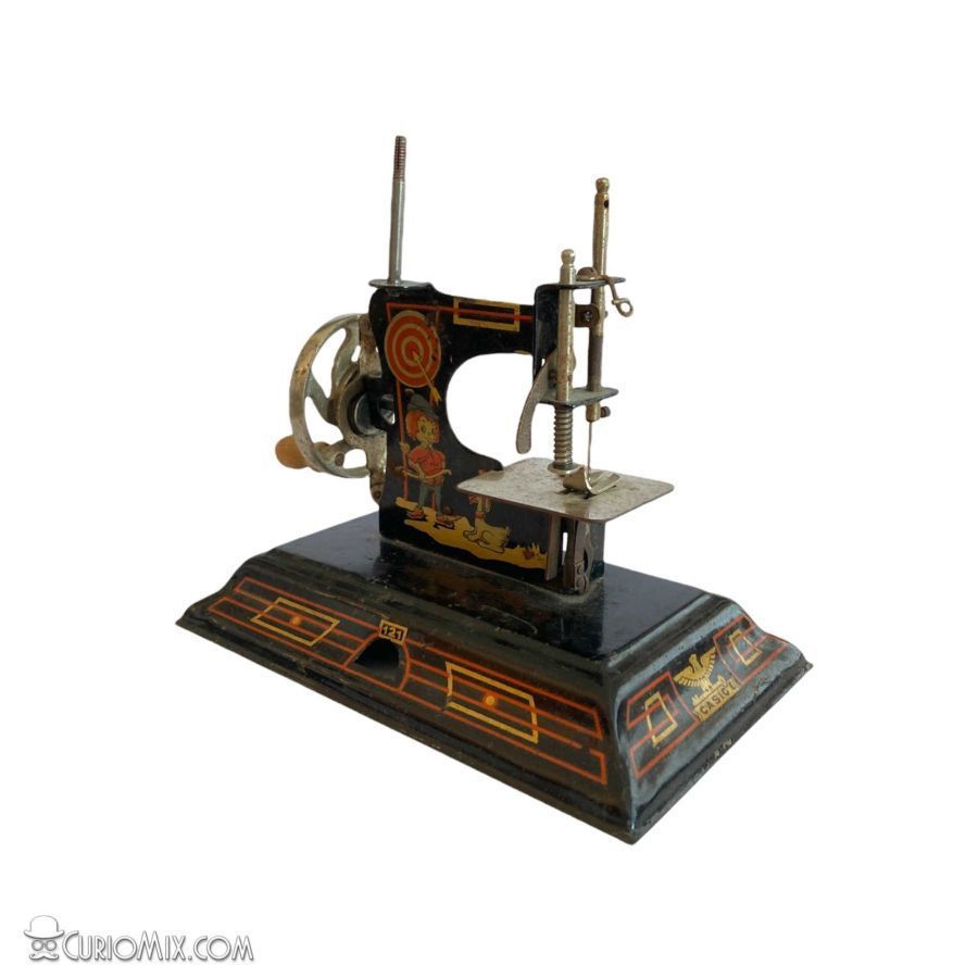 Toy Sewing Machine - Image 2