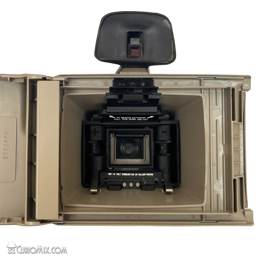 Polaroid Land Camera - Image 4